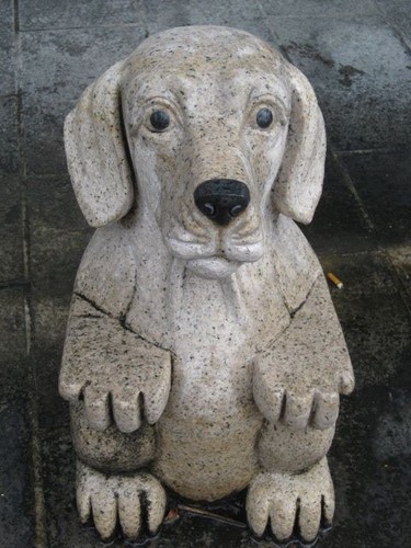 dog_statue_at_Kek_Lok_Si_temple