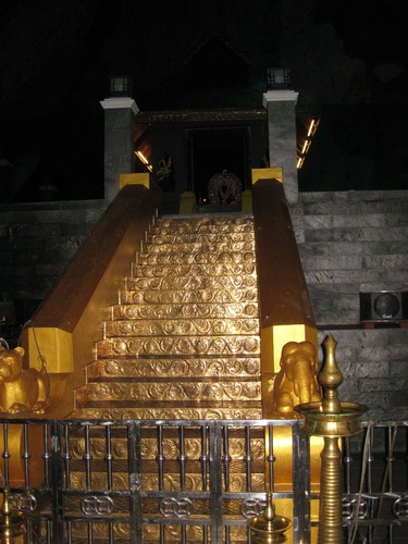 golden_stairs_at_Swami_Aippah_temple