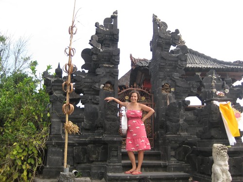 Batu_Bolong_Temple__LC